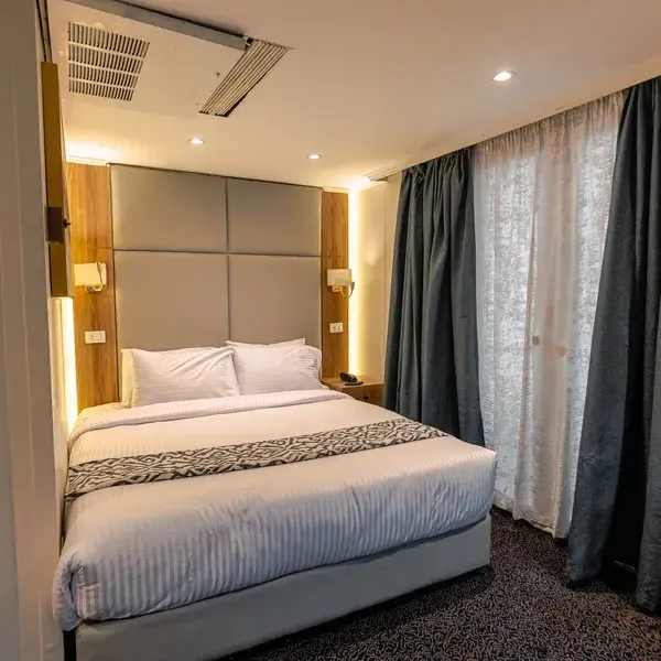 Cabins & Suites