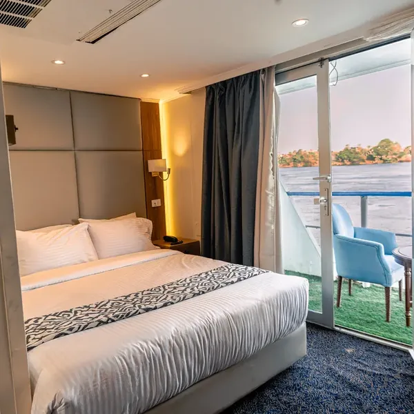 Cabins & Suites — 7