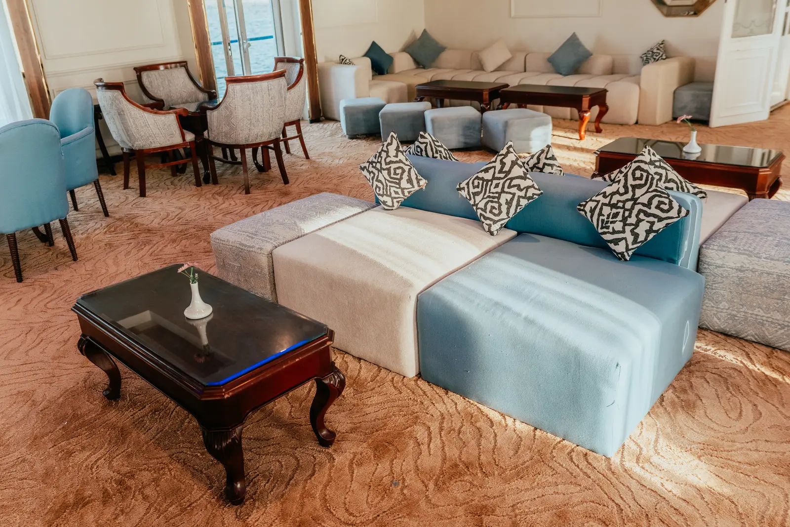 The panorama lounge on the upper deck