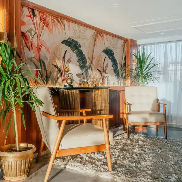 Reception & Lobby — 16