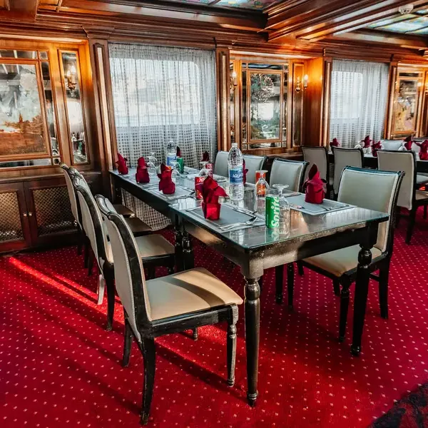 Restaurant — 11