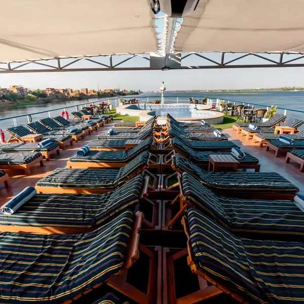 Sun Deck & Pool — 5