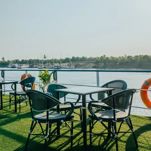 Sun Deck & Pool — 13